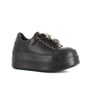 Zobacz również: Czarne sneakersy na platformie z ozdobami CARINII--B10730-E50-000-000-LU1